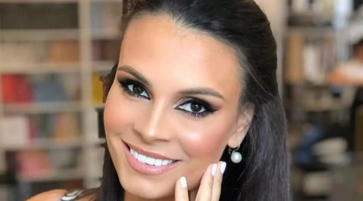 Anca Serea, pictorial sexy, la trei luni după ce a devenit mamă pentru a șasea oară