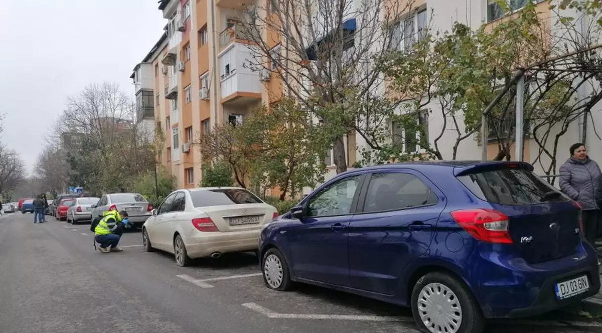 Polițiștii craioveni au fost sesizați și s-au deplasat la fața locului pentru cercetări.