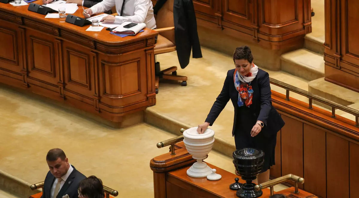 Parlamentarii PSD care au votat Guvernul Orban: Gioancă Eugen, Marius Bota, Cristina Burciu şi Elena Hărătău