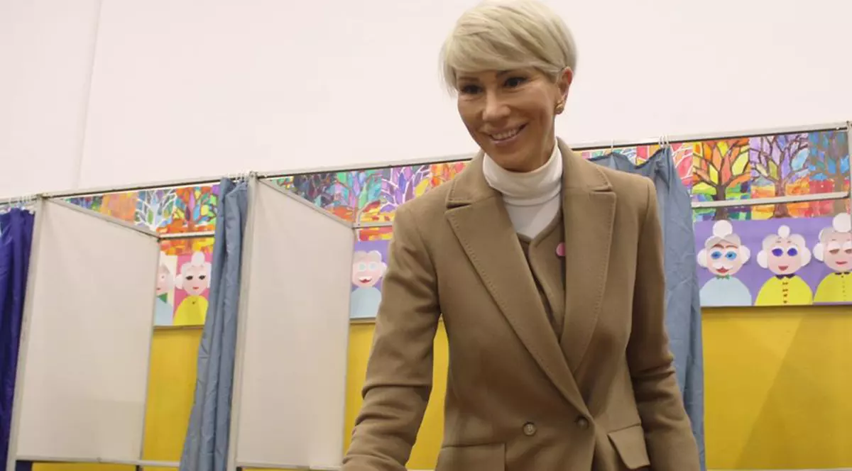 Vicepremierul Raluca Turcan a votat la Sibiu:  "Există un singur om care în fruntea României  poate face echipă puternică cu Guvernul!"