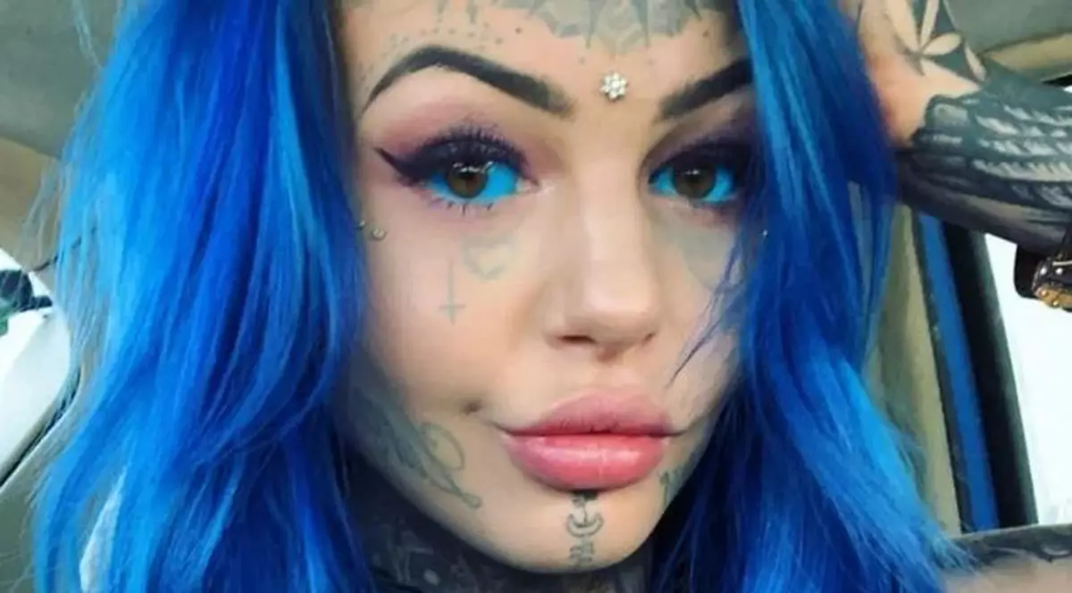 Experiența cumplită prin care a trecut o tânără care și-a făcut tatuaje pe globii oculari