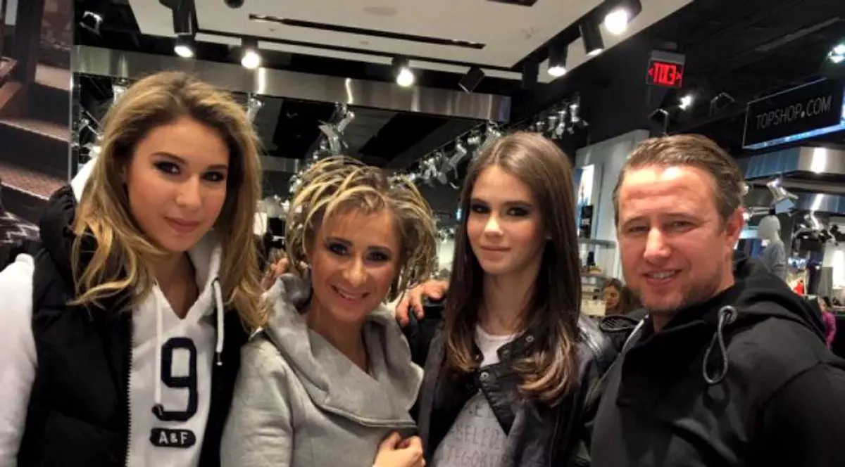 Fiica cea mică a Anamariei Prodan s-a accidentat grav la picior. Prima imagine din spital