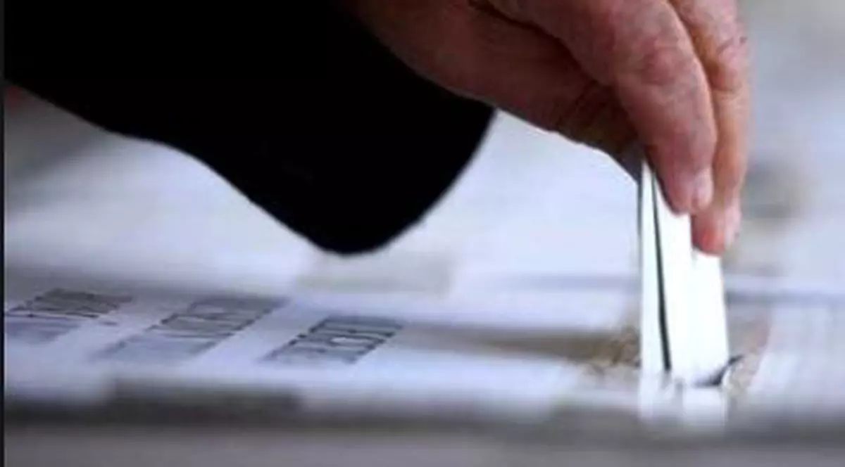 A început transportul buletinelor de vot pentru turul doi al alegerilor prezidențiale 2019. Șoferii, testați cu alcooltestul