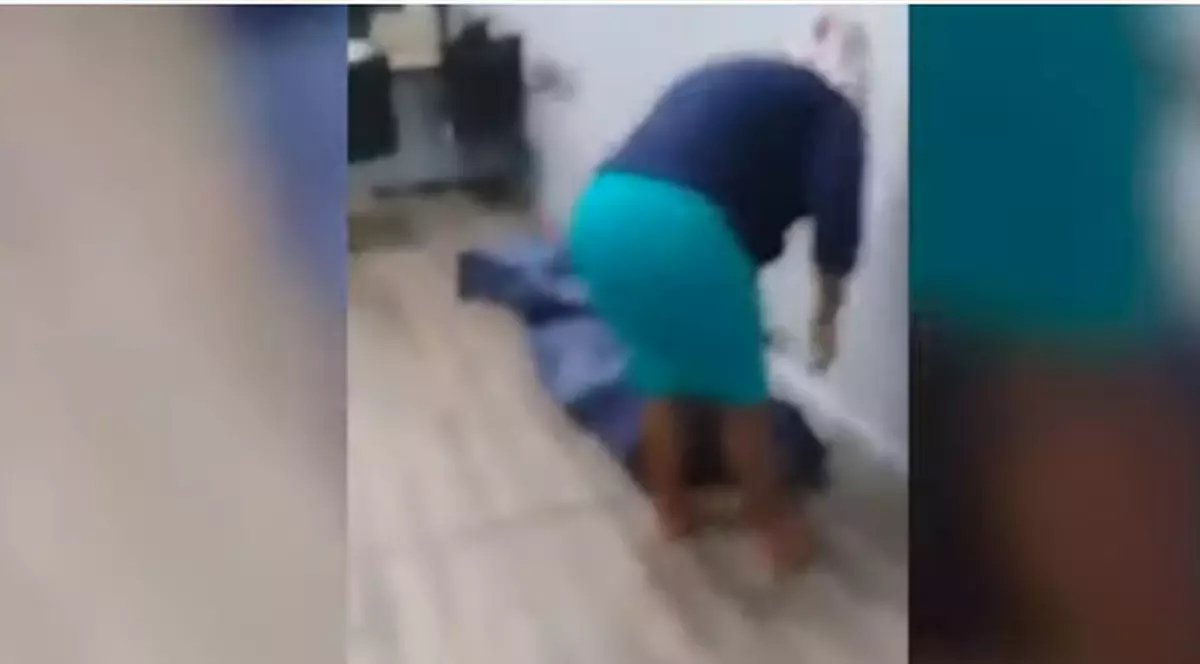 Două femei s-au dus la o firmă de asigurări cu un cadavru, după ce li s-a cerut o dovadă că persoana respectivă a murit!