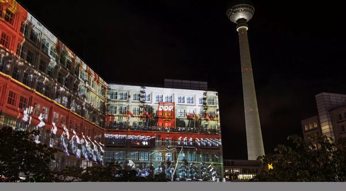 E oficial: Berlinul a înghețat chiriile. Clădiri din Berlin