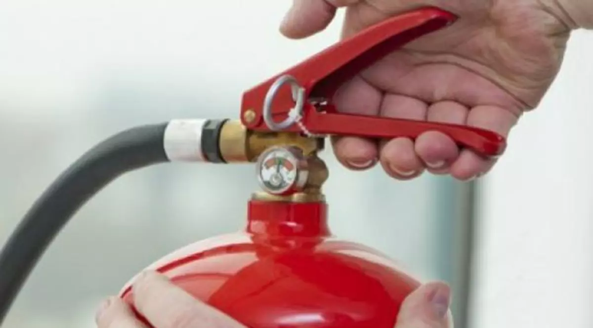 Traficanții cehi introduc în Germania droguri ascunse în extinctoare funcționale