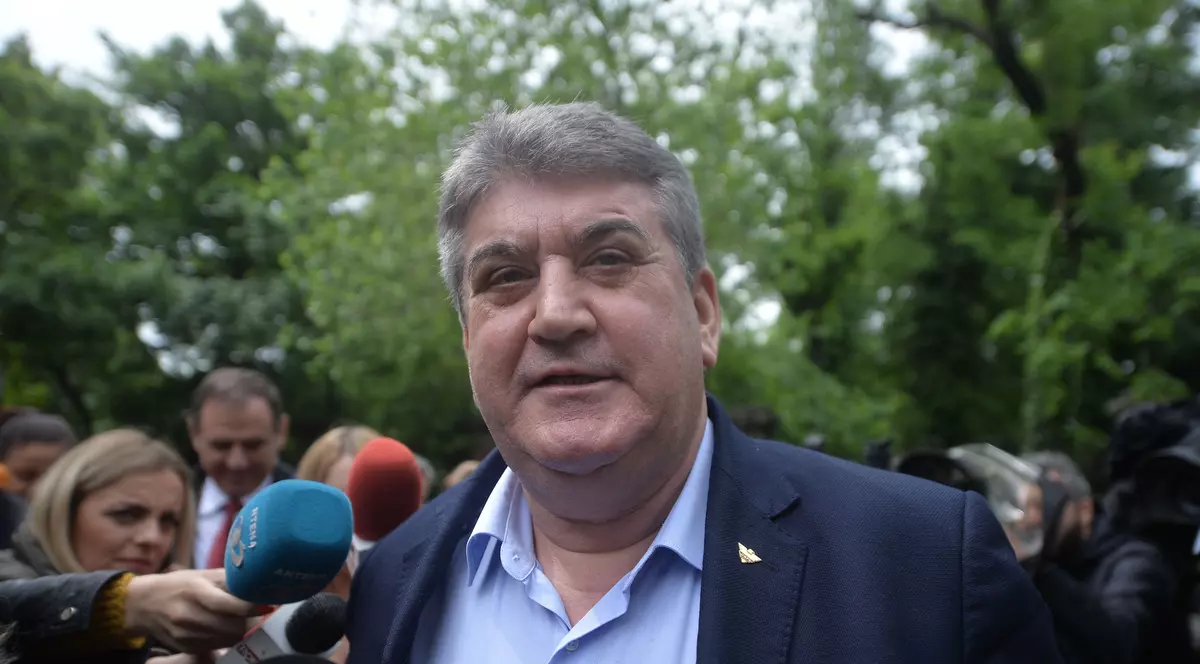 Gabriel Oprea și-a scos celebra sufragerie la vânzare. Cât costă vila din Cotroceni