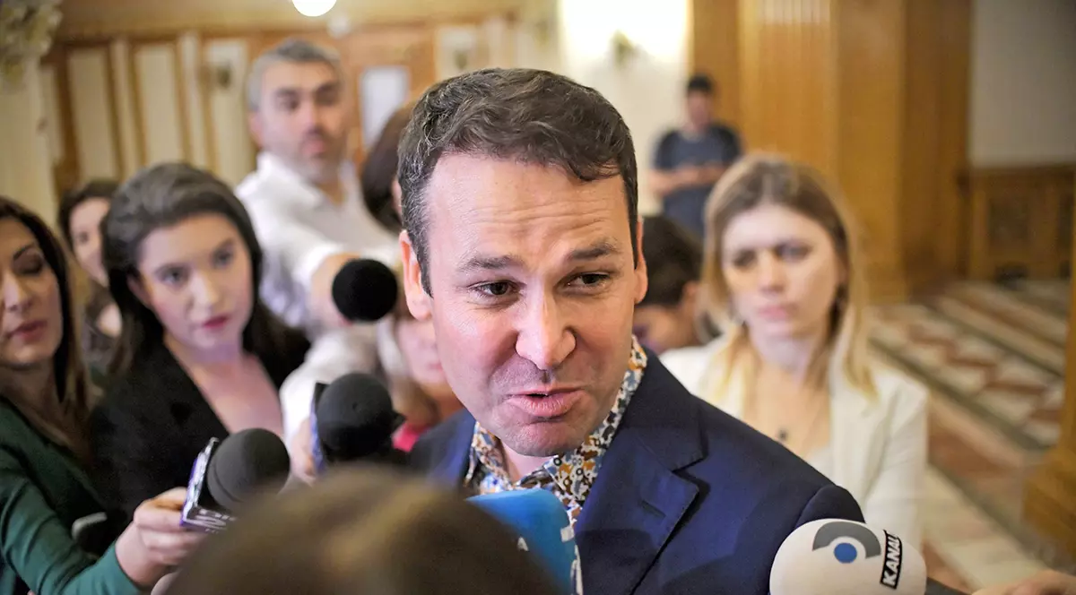 După patru ani de tăcere, Consiliul care judecă plagiatul din doctoratul lui Robert Negoiță se întoarce împotriva acuzatorilor acestuia