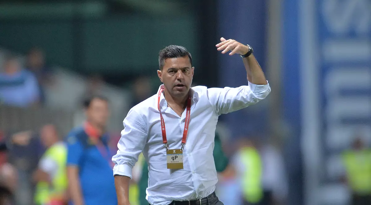 SURSE: FRF negociază deja cu doi antrenori pentru înlocuirea lui Contra