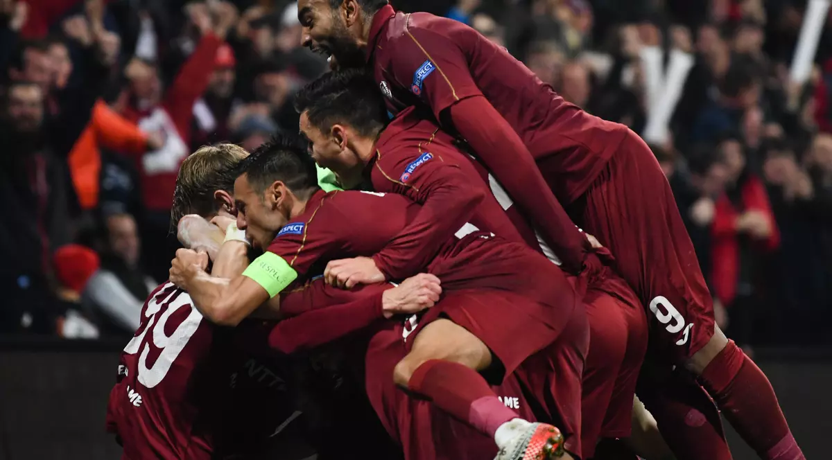 Nebunie în vestiarul celor de la CFR Cluj după victoria cu Rennes. Dan Petrescu s-a dezlănțuit