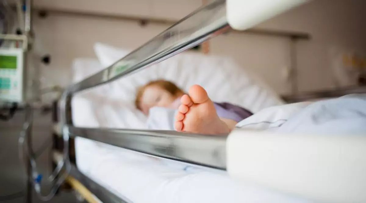 Mama unei fetițe cu pneumonie internată la Onești: ”În spital e frig, iar afară ninge. Mi-am găsit copilul bocnă”