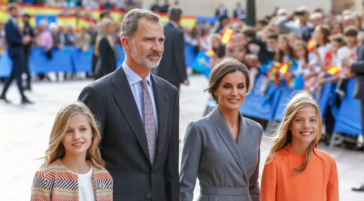 Câți bani primesc lunar prințesele Leonor și Sofia ale Spaniei. Cum și pe ce îi cheltuie