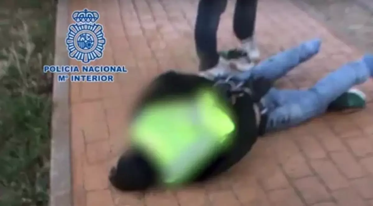 Un român din Spania, care pretindea că este surdo-mut, a fost arestat pentru jafuri pe stradă. Cum proceda