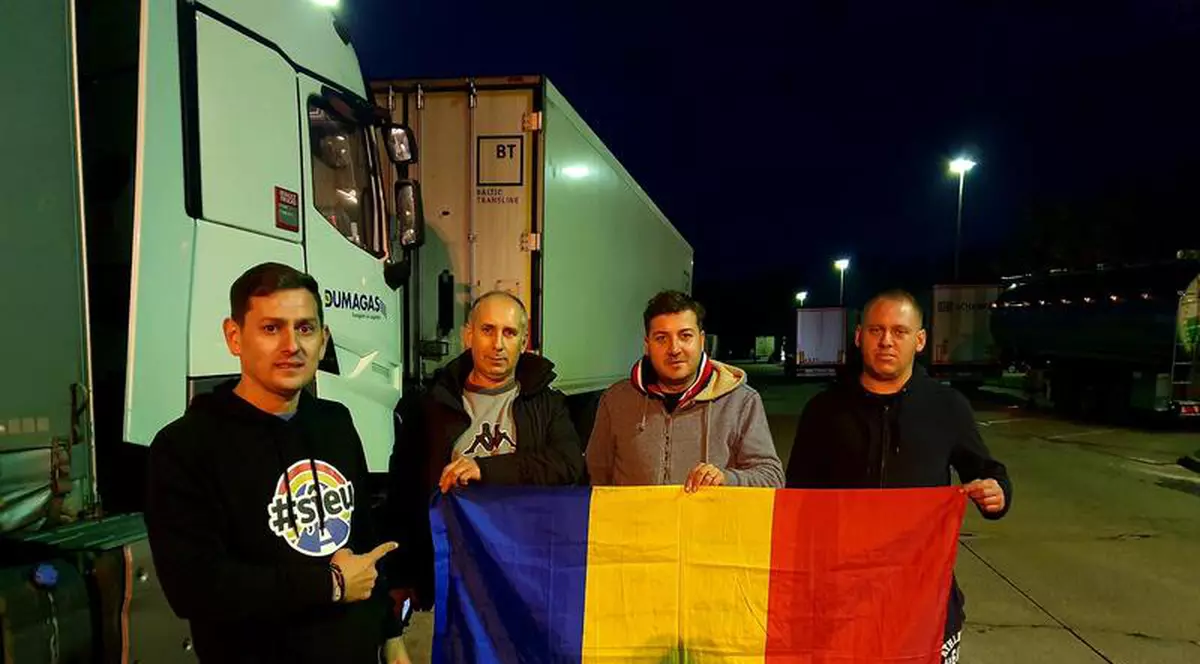 Un român din Germania îi duce la vot cu mașina lui pe șoferii de TIR