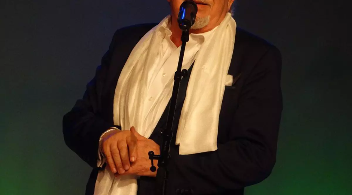 Solistul Sergiu Cioiu, marea vedetă a muzicii anilor ’60-’70, s-a reîntors acasă, după 35 de ani
