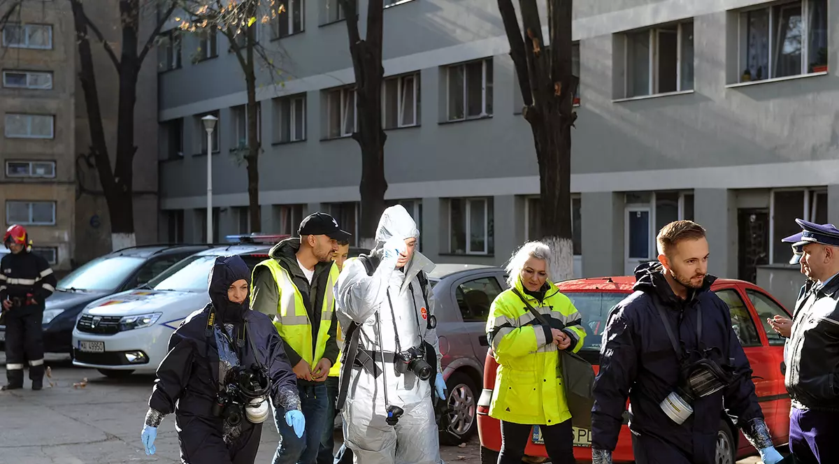 Minciuni în tragedia de la Timișoara! STS a avut dreptate: sâmbătă, 6 oameni diferiți au sunat la 112 din același bloc, 5 dintre ei acuzând vărsături, iar dispeceratul integrat al ISU nu și-a dat seama că se întâmplă ceva!