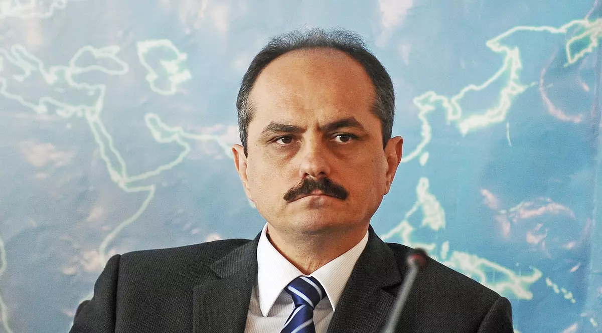 Virgil Păunescu, controversatul șef al clinicii OncoGen, spune că și-a administrat vaccinul neomologat pentru COVID-19. Spitalul Județean Timișoara anunță anchetă internă