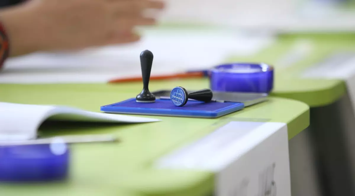 Reprezentant USR, amendat pentru că a filmat într-o secție de votare din județul Vaslui. A intervenit și Poliția