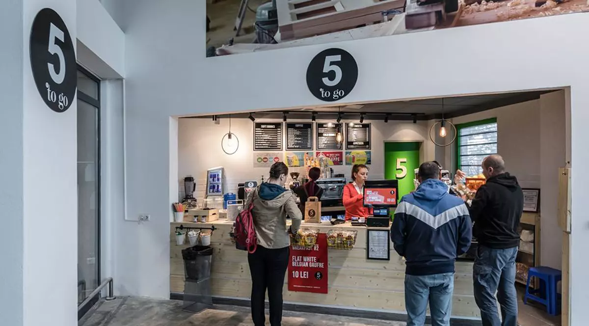 Cum să te faci patron și să ai magazin ”de firmă” prin intermediul unei francize. Cafenea 5 to Go