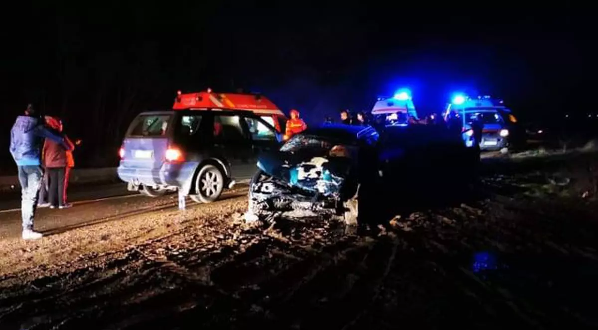 Accident grav în Satu Mare, între trei mașini. Un bebeluș și o femeie însărcinată, printre victime