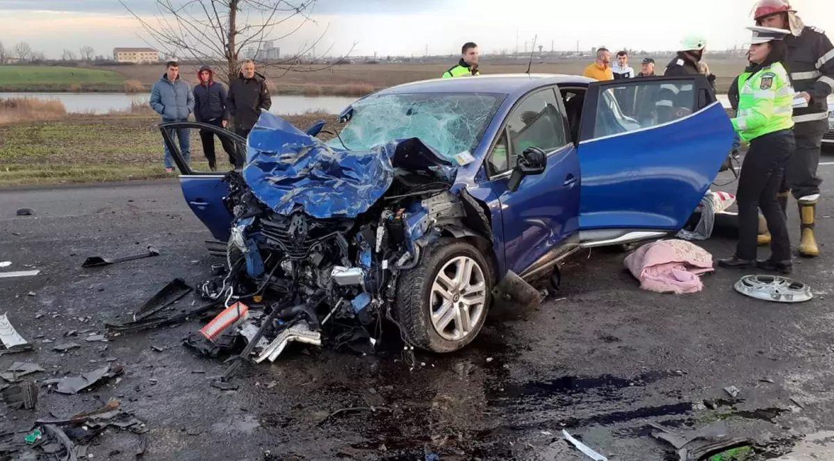 Tragedii în ziua de Crăciun: Opt morți și 15 răniți în șase accidente