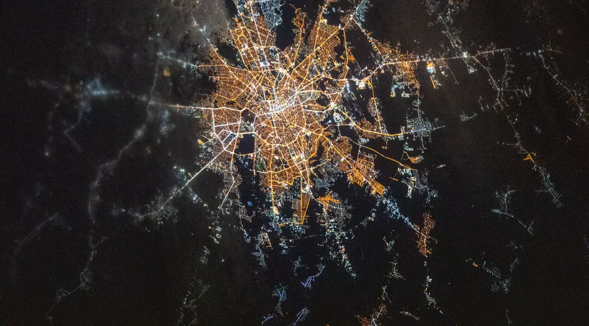 Cum arată Bucureștiul văzut din spațiu noaptea