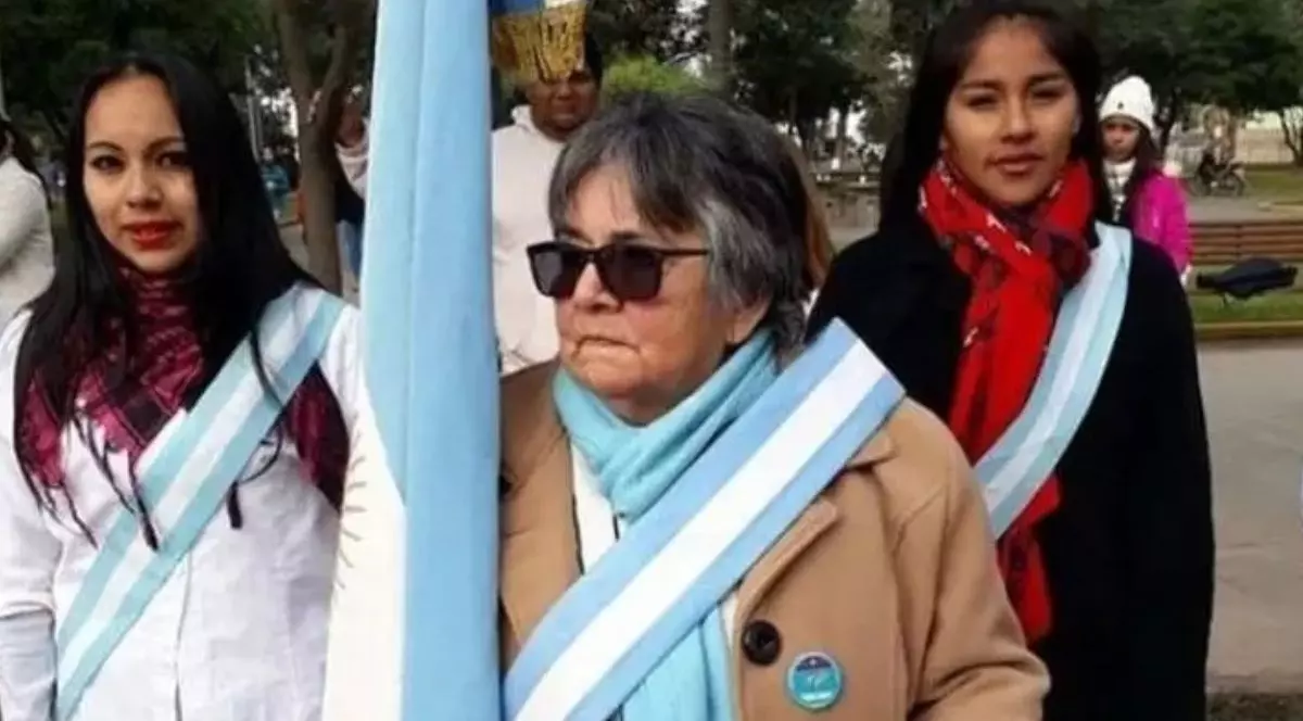 O femeie de 80 de ani din Argentina s-a reapucat de școală ca să-și poată ajuta nepoții la teme