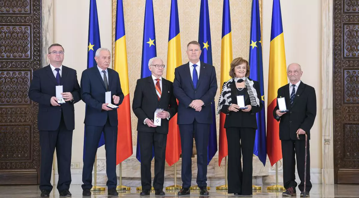 Luptători împotriva comunismului, decorați de Klaus Iohannis. „Vă chem să fiți alături de mine”