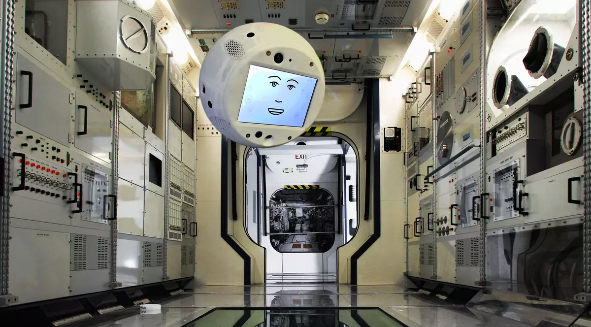 Capsula Dragon a andocat la Stația Spațială Internațională. Astronauții au primit provizii, un robot și șoareci