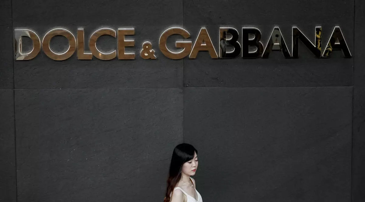 Casa de modă italiană Dolce&Gabbana, condamnată să-i plătească 70.000 de euro lui Diego Maradona