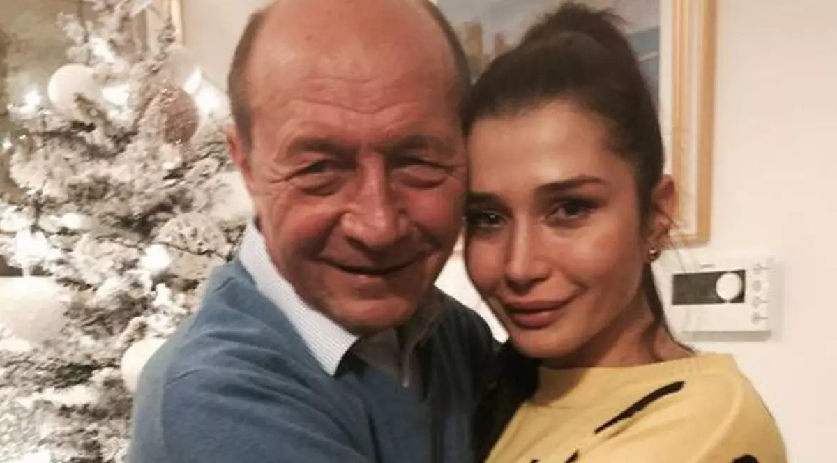 Elena Băsescu, mesaj de Anul Nou. "Să zâmbiți mai mult"