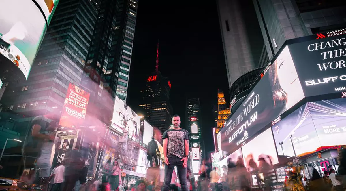 Performanță extraordinară pentru un artist român! Manuel Riva a intrat pentru a treia oară în Billboard