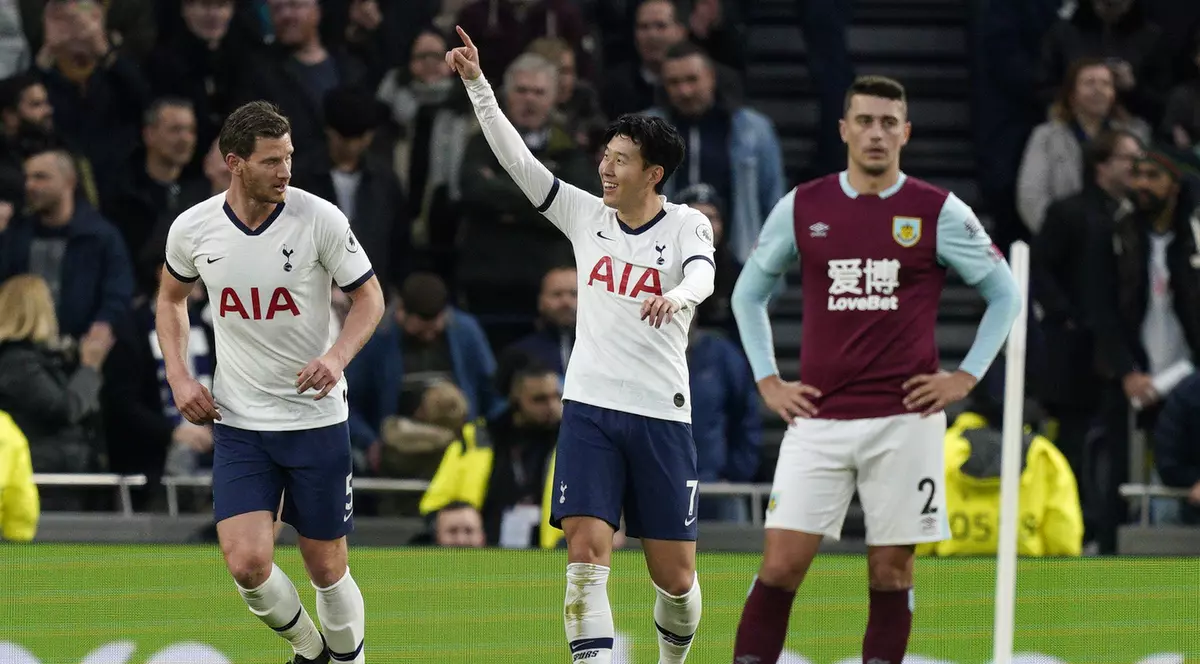 Un copil, evacuat de pe stadion pentru rasism, în Anglia. Ce a făcut puștiul la meciul Burnley - Tottenham