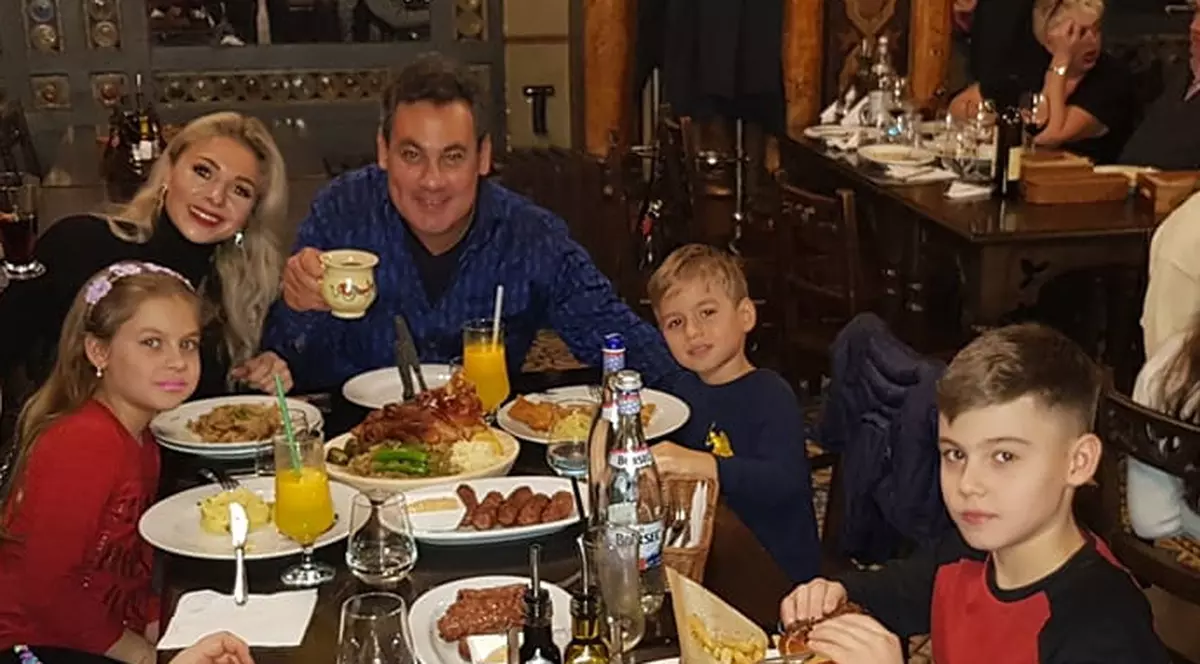 Ionuț Dolănescu și-a adus copiii în România de Crăciun, pentru prima dată