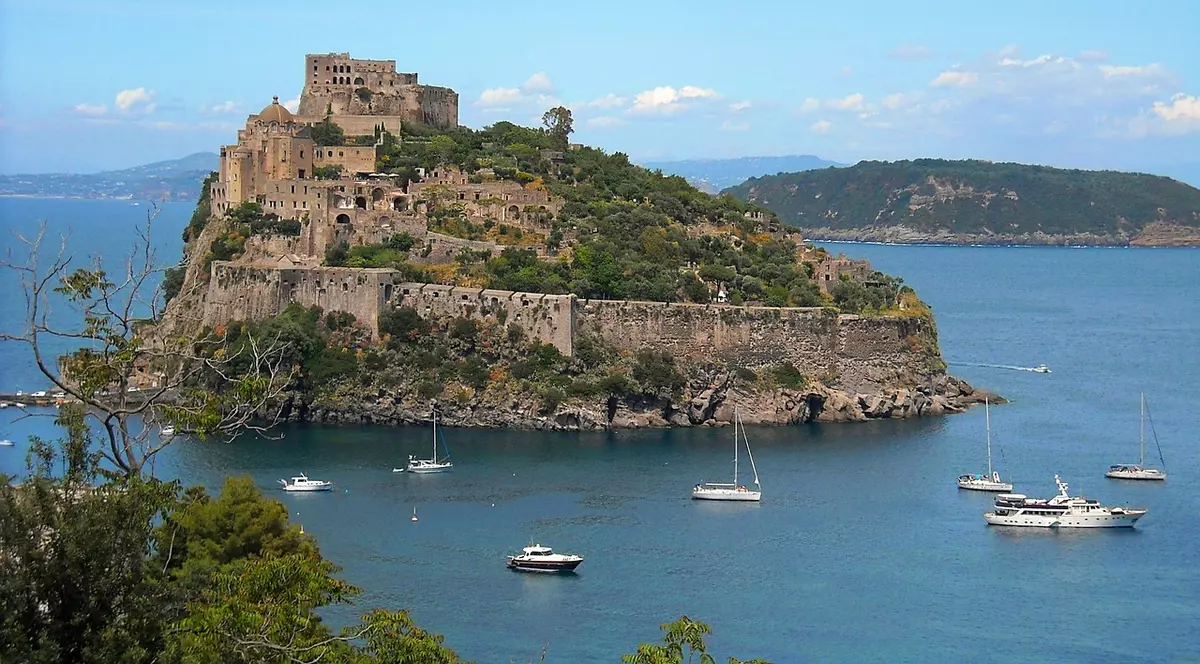 4 moduri prin care să descoperi Insula Ischia (PUBLICITATE)