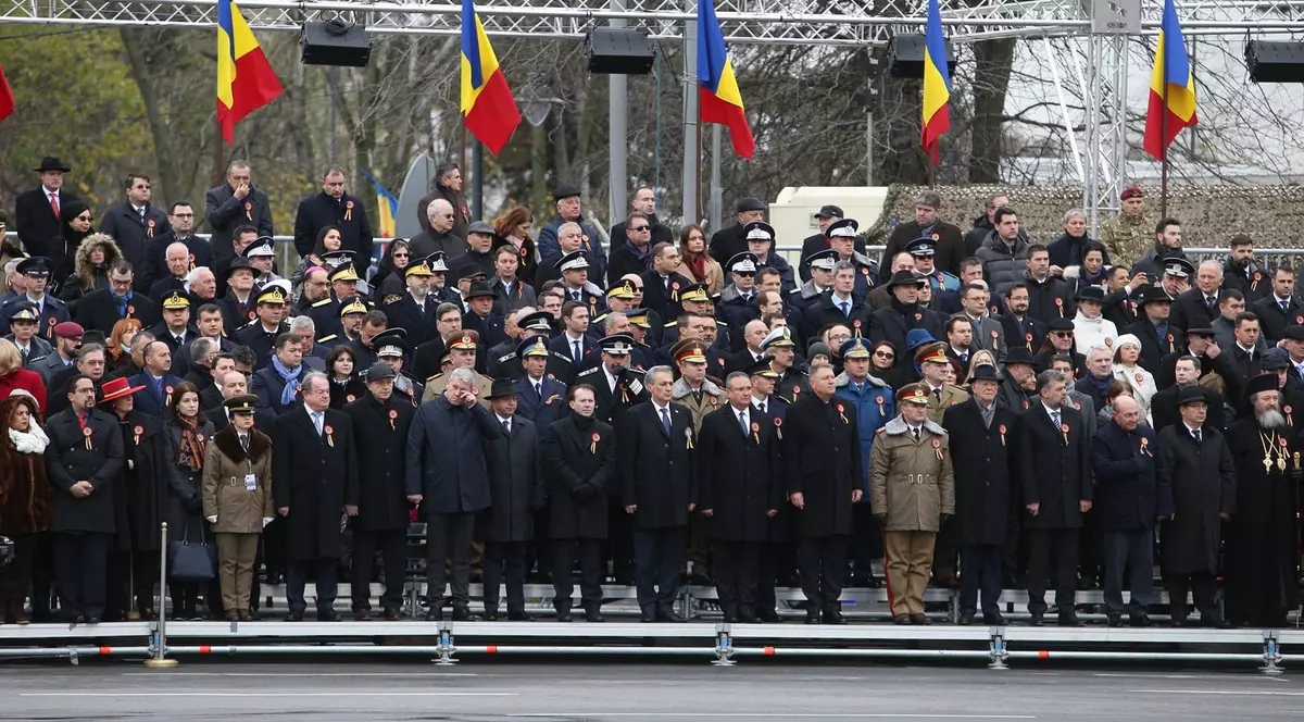 Cu cine a venit Traian Băsescu la parada de 1 decembrie