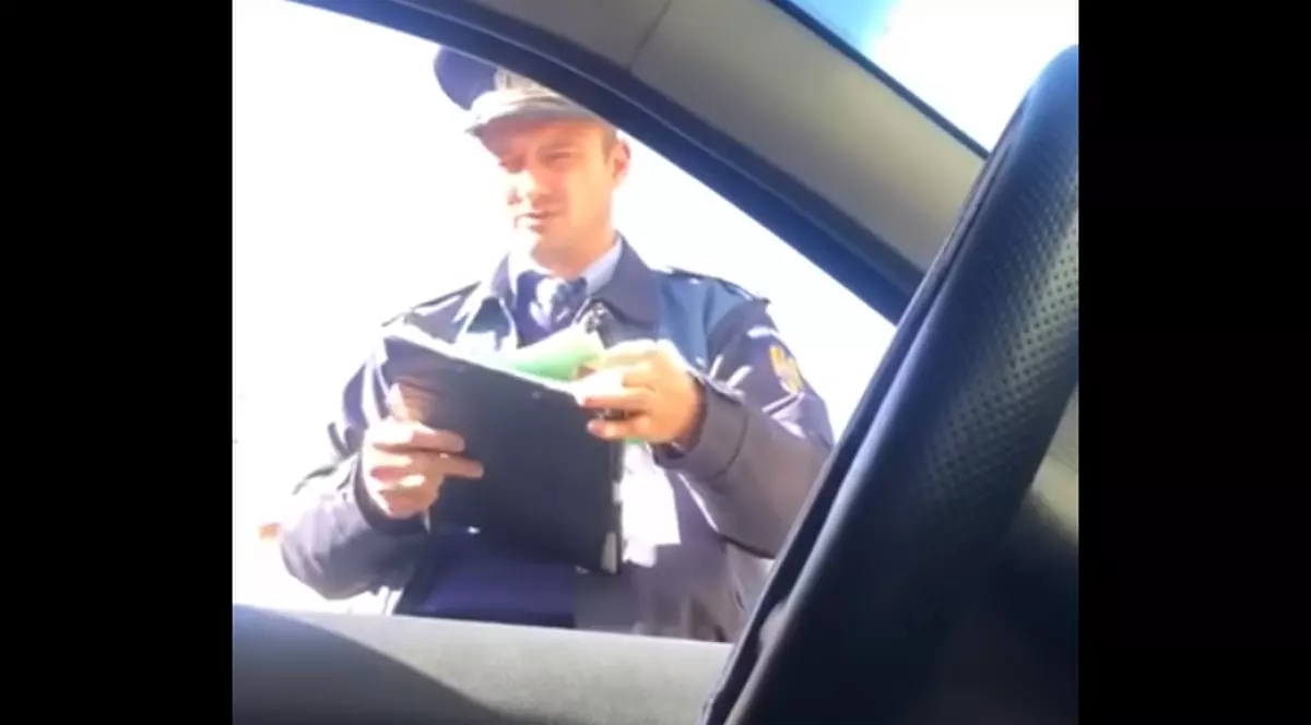Un polițist din Neamț s-a folosit de funcție pentru a-și șicana fosta soție! Pentru ce i-a dat amendă