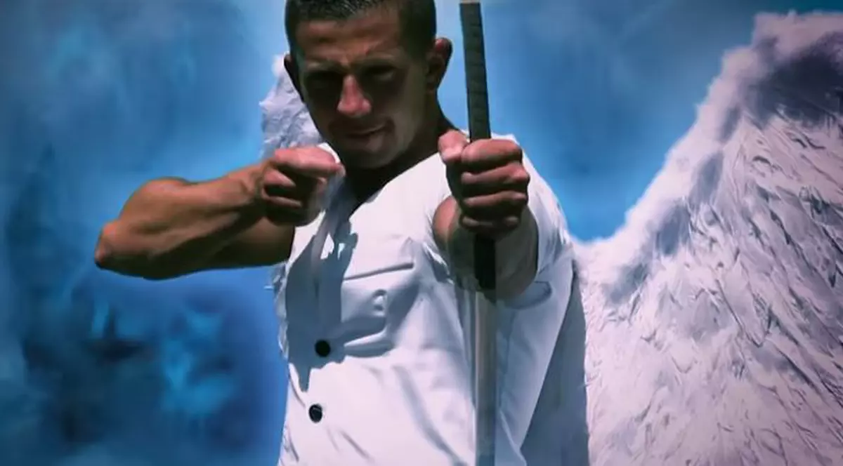 Ricardo Esteves, cel mai sexy preot din Portugalia. Pozează ca model!