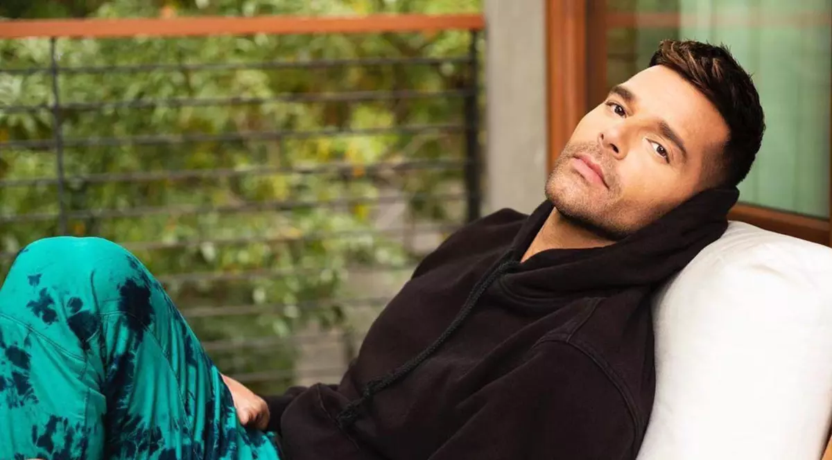 Cum s-a lăsat filmat Ricky Martin. Gestul indecent făcut de artist