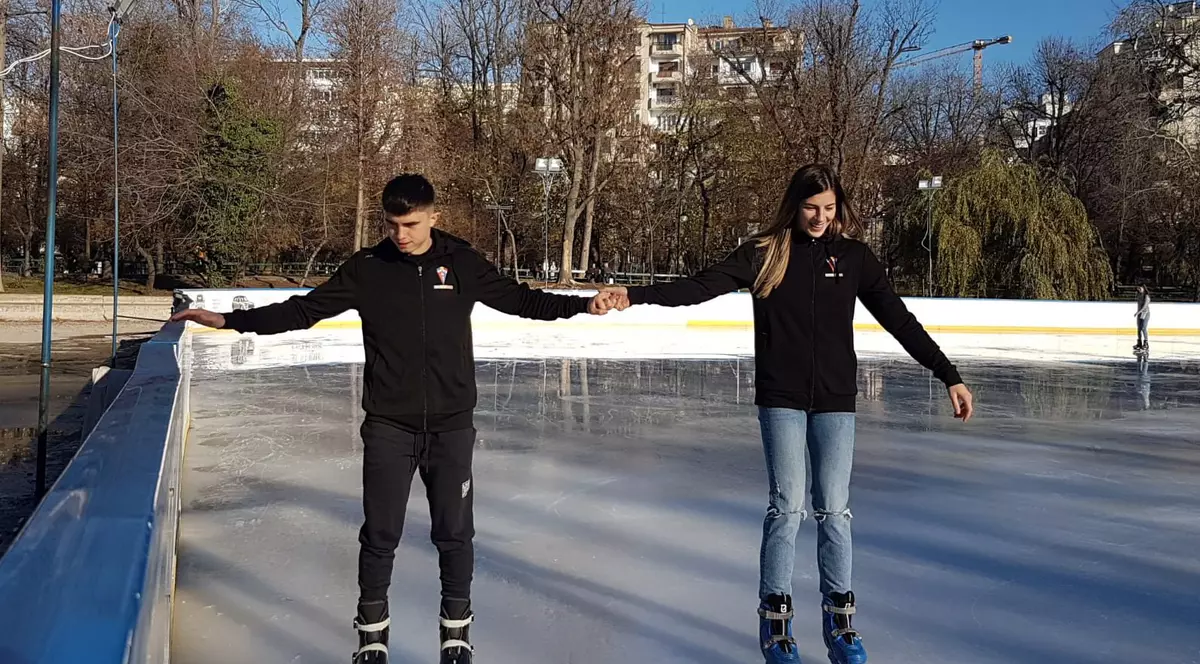 Robert Jitaru și Cristina Cosma, speranțele boxului românesc pentru Tokyo. ﻿De la dansul din ring, la dansul pe gheață