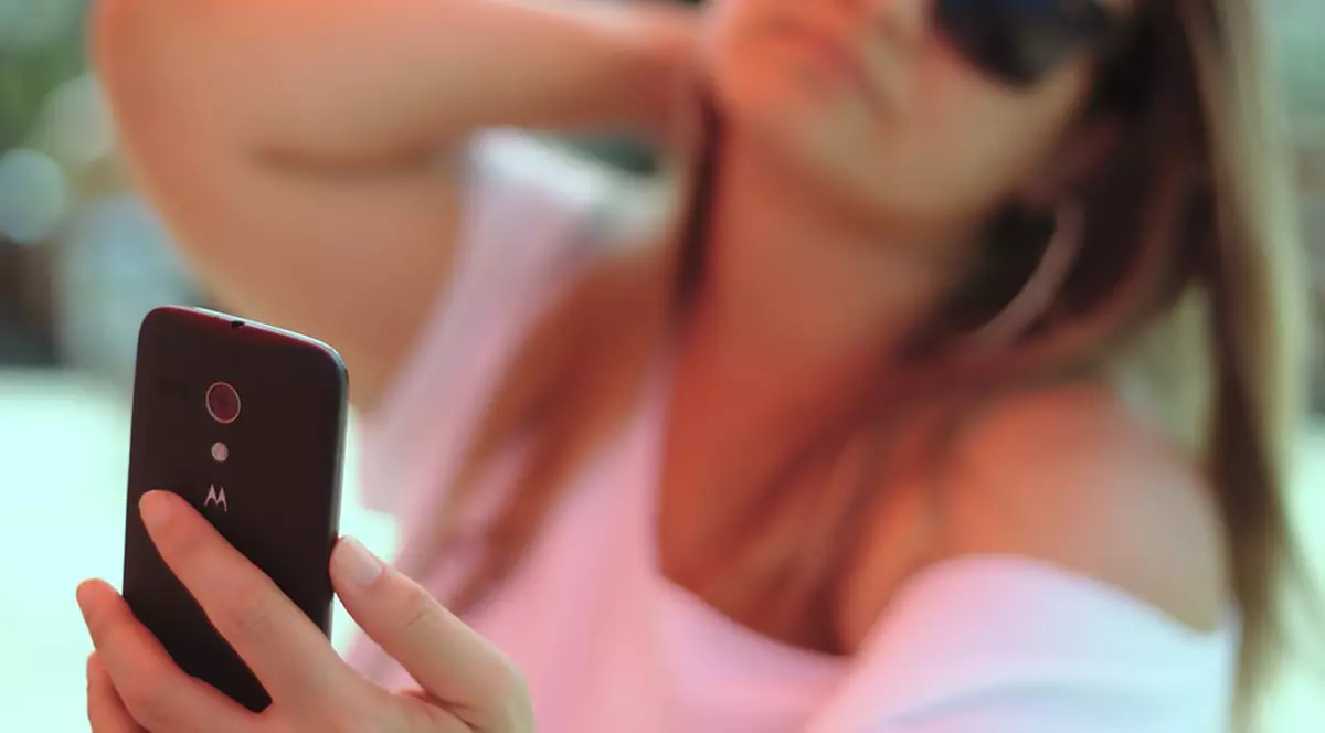 Selfie-urile dese pot duce la probleme grave de sănătate. Se poate ajunge chiar și la intervenții chirurgicale