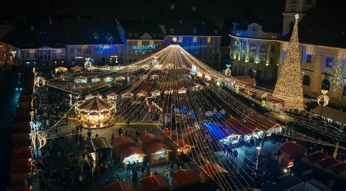 Târgul de Crăciun din Sibiu face furori în presa internațională. E printre atracțiile Europei care trebuie vizitate de sărbători