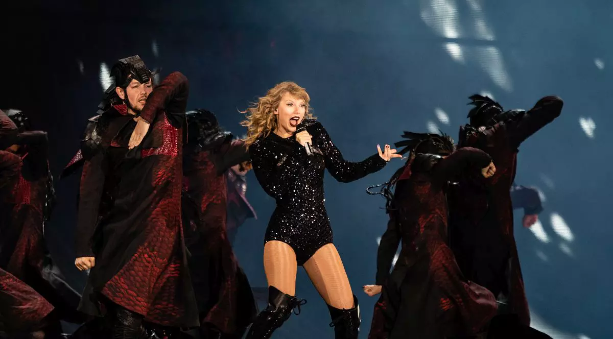 Topul Forbes al celor mai bine plătiți artiști din lume în 2019. Taylor Swift se clasează pe primul loc