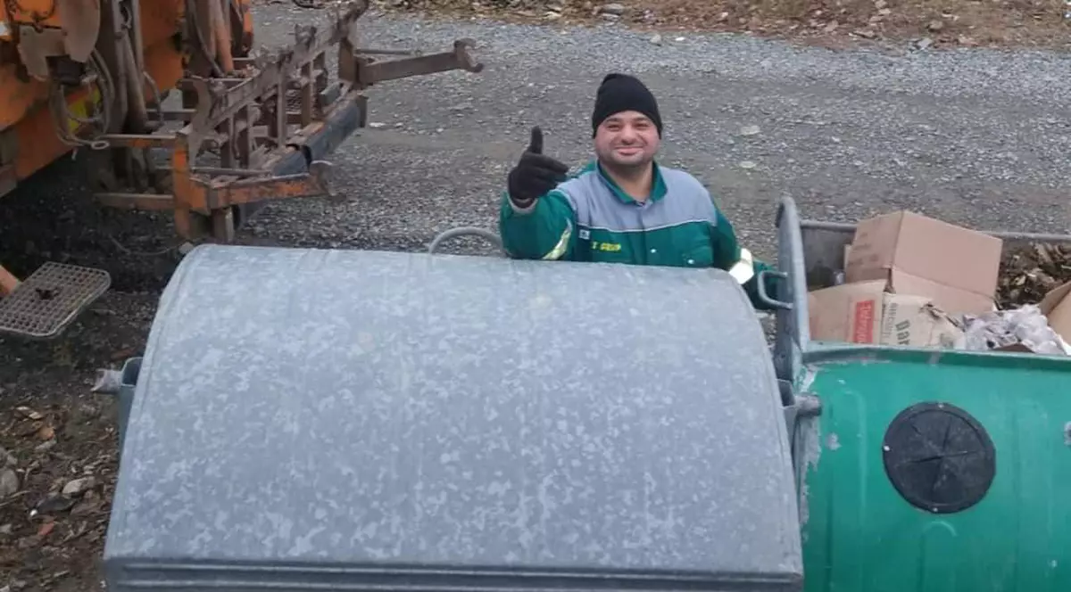 Ieri, vedetă «Românii au talent», azi, angajat la Salubrizare. Tudorel Popa și-a încercat norocul în Italia, dar s-a întors la vechiul job din România