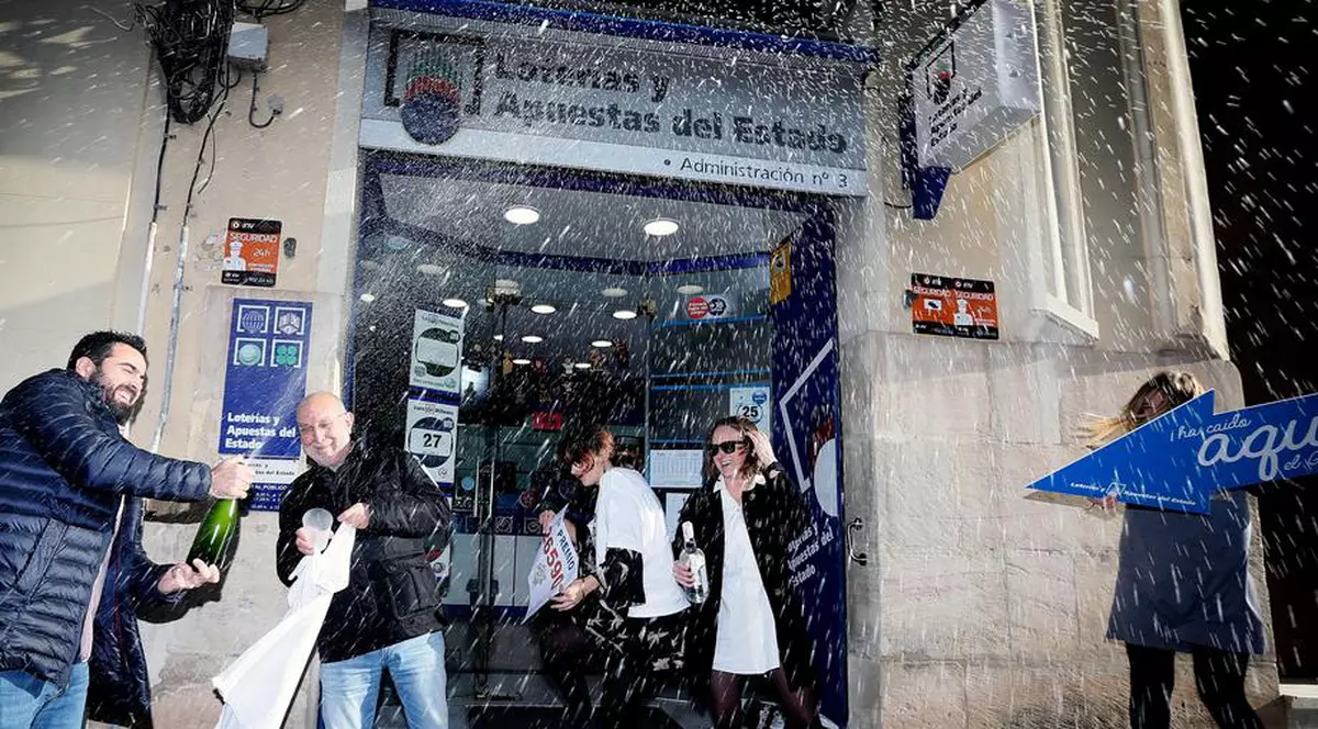 Reacția unei jurnaliste după ce a aflat în direct că a câștigat la loterie. Și-a cerut scuze la scurt timp