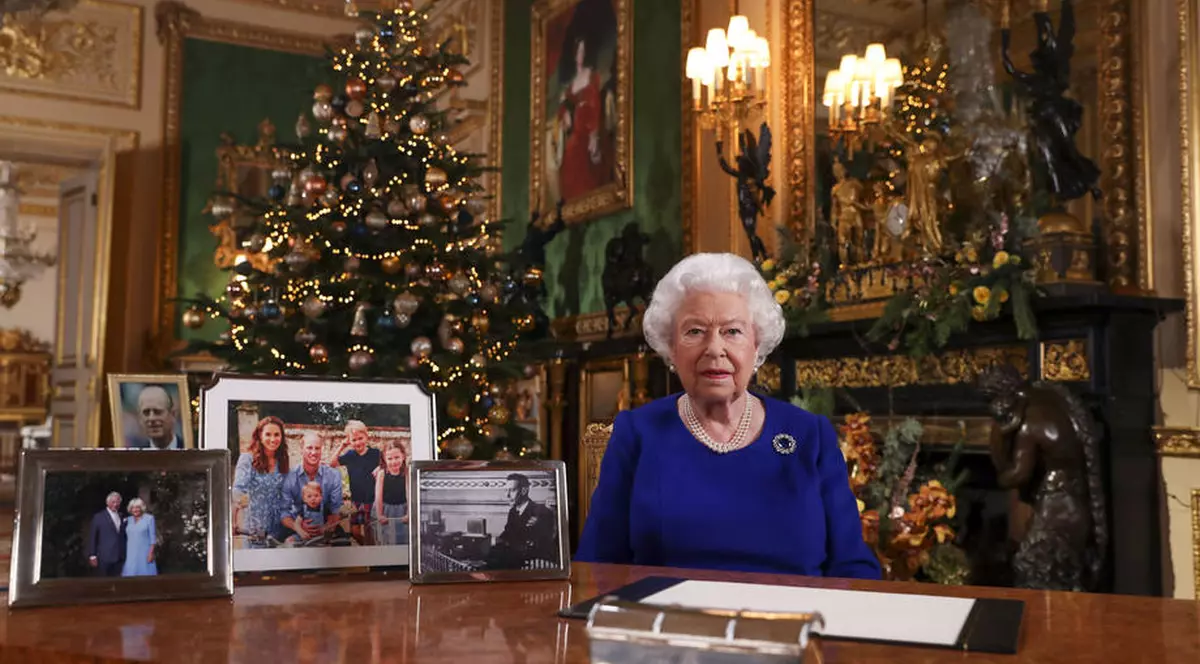 Mesajul de Crăciun al reginei Angliei: ”Uneori pașii mărunți, nu salturile uriașe, aduc cea mai durabilă schimbare”