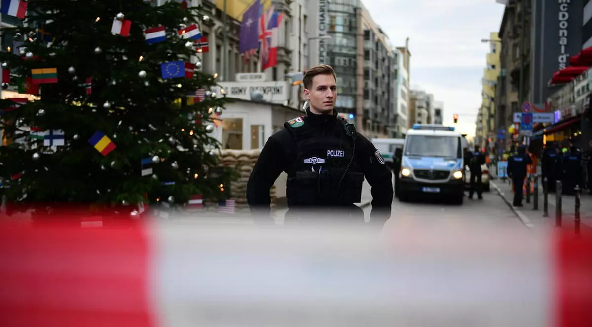 Atac armat în Berlin (foto EPA)