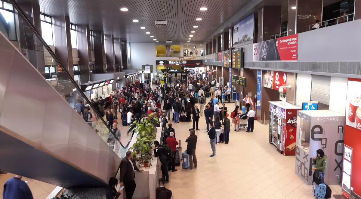 Pasagerii care au călătorit în China, rugați să contacteze urgent serviciul medical al Aeroportului Henri Coandă