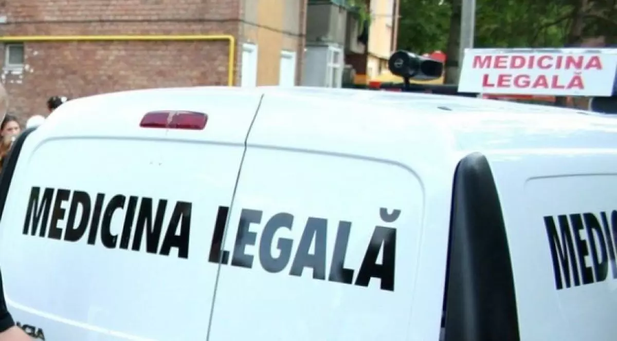 Descoperire macabră pe un deal din Iași. O femeie dezbrăcată a fost găsită moartă