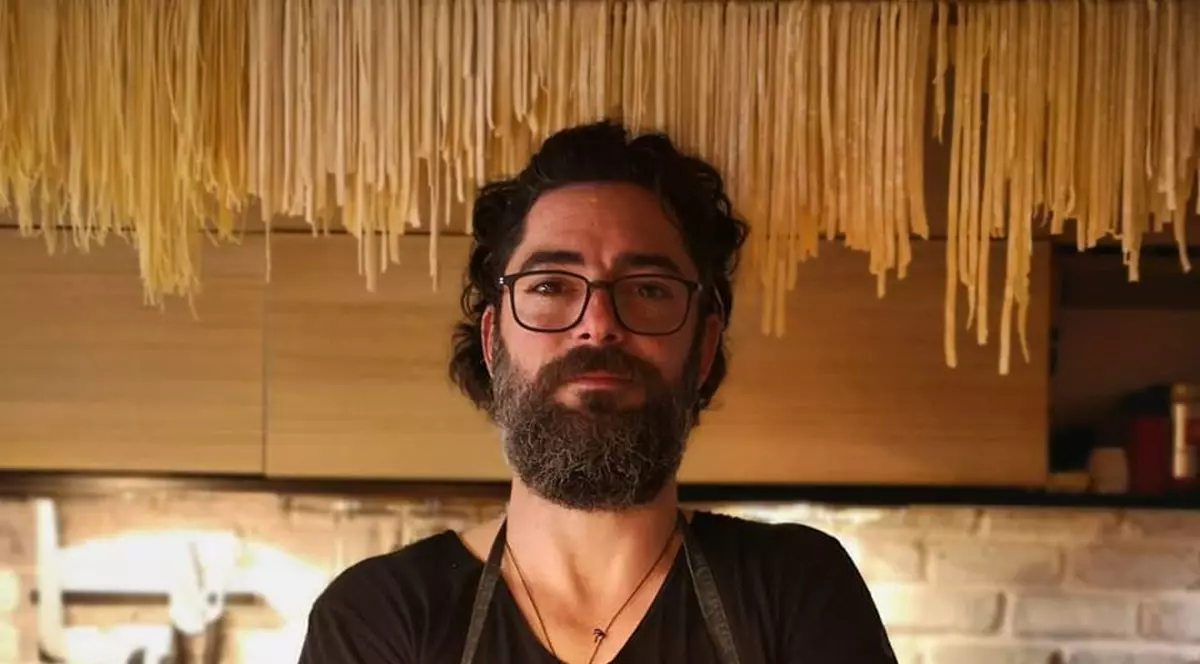 Și-a găsit un nou hobby, dar nu face bani din asta! Actorul Dan Bordeianu sculptează, dar nu vinde operele de artă, ci le dăruiește prietenilor